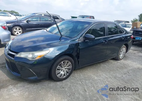 2015 Toyota Camry Se z USA, uszkodzony, nr VIN 4T1BF1FKXFU894740